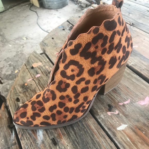 Leopard print booties! - Picture 2 of 3